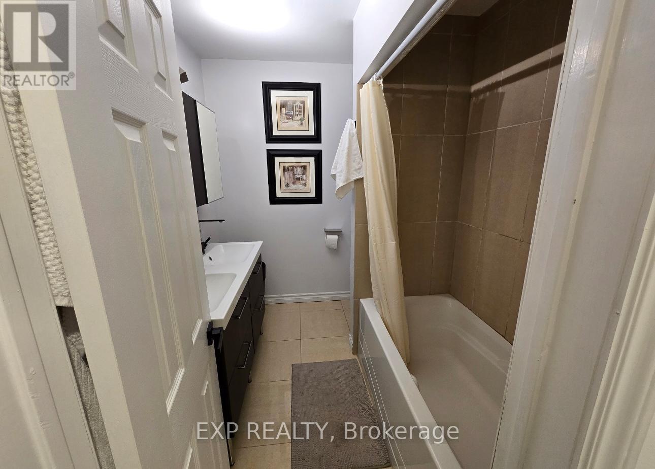 Main Floor - 256 Silverbirch Drive, Newmarket, ON - Indoor