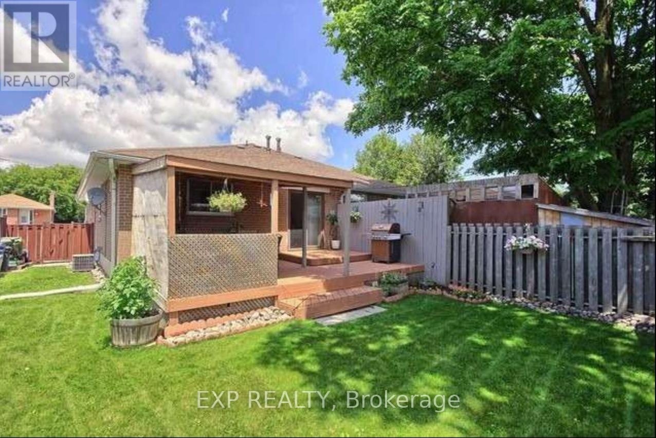 Main Floor - 256 Silverbirch Drive, Newmarket, ON - Outdoor With Deck Patio Veranda