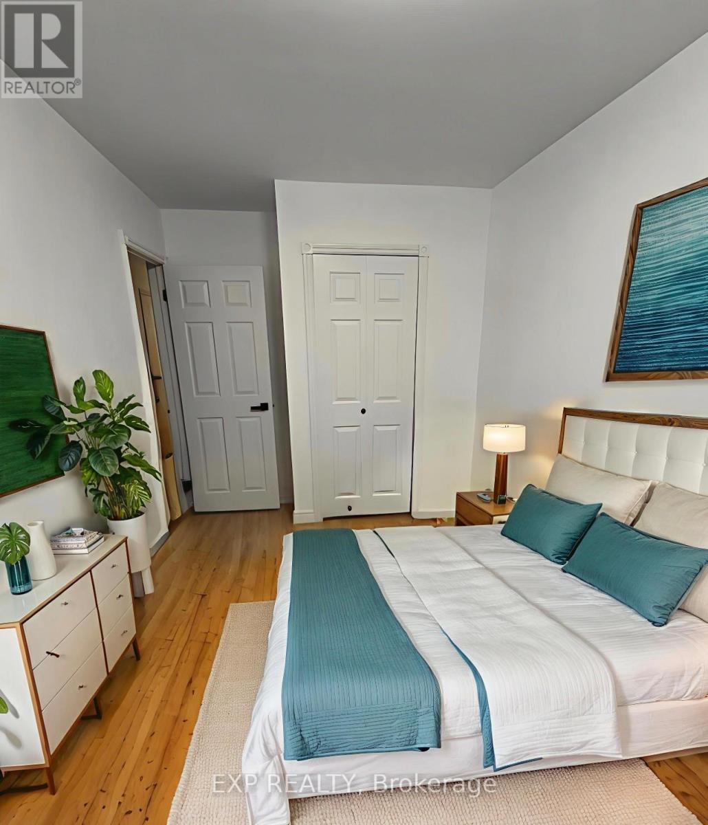 Main Floor - 256 Silverbirch Drive, Newmarket, ON - Indoor Photo Showing Bedroom