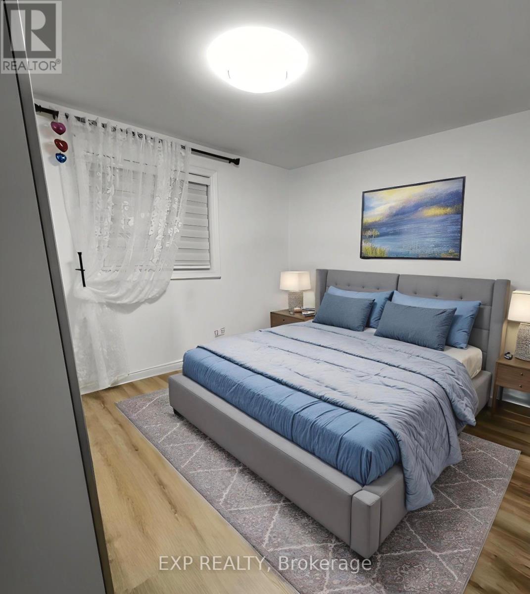 Main Floor - 256 Silverbirch Drive, Newmarket, ON - Indoor Photo Showing Bedroom