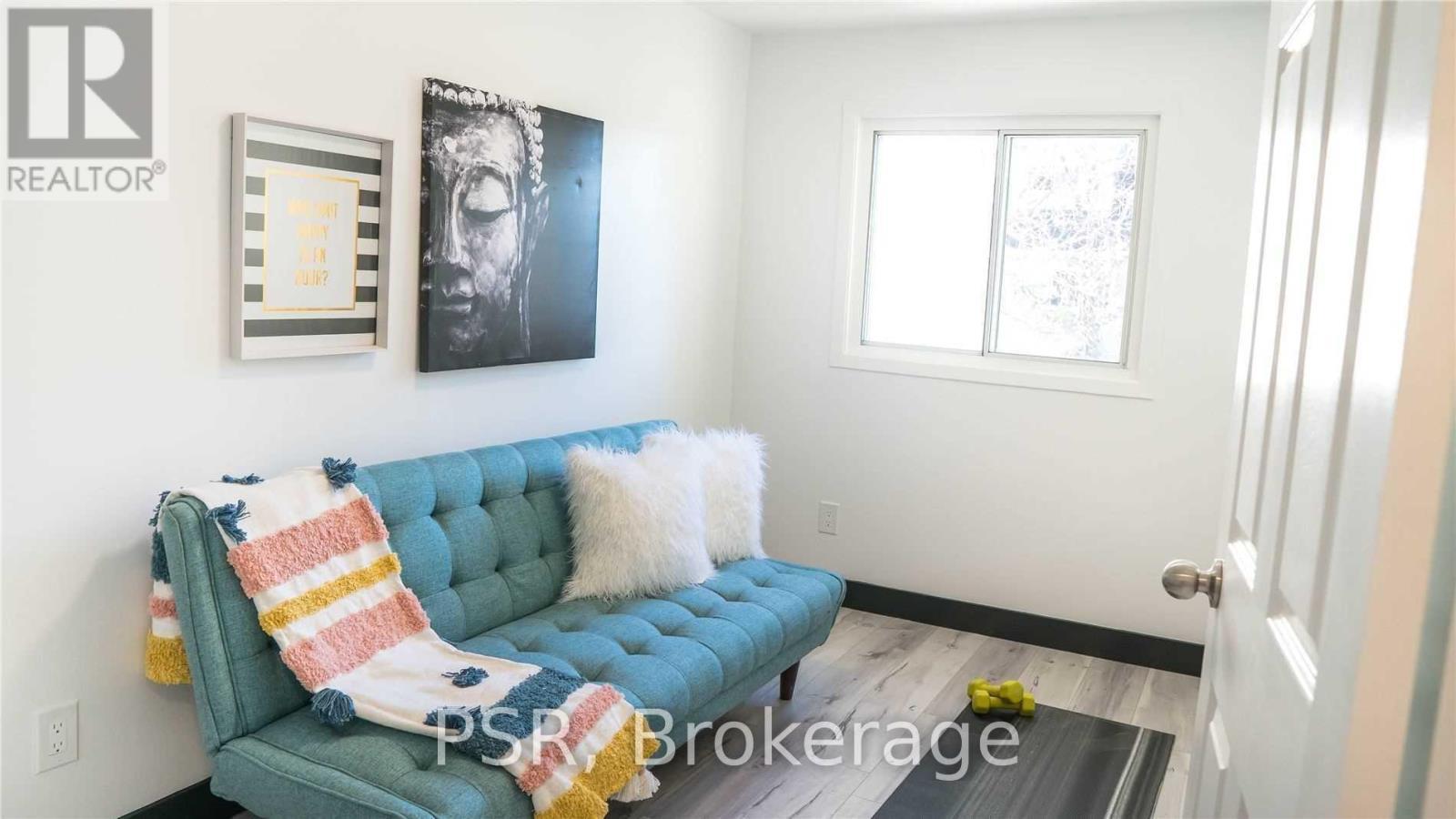 20 - 2 Blackthorn Avenue, Toronto, ON - Indoor Photo Showing Other Room