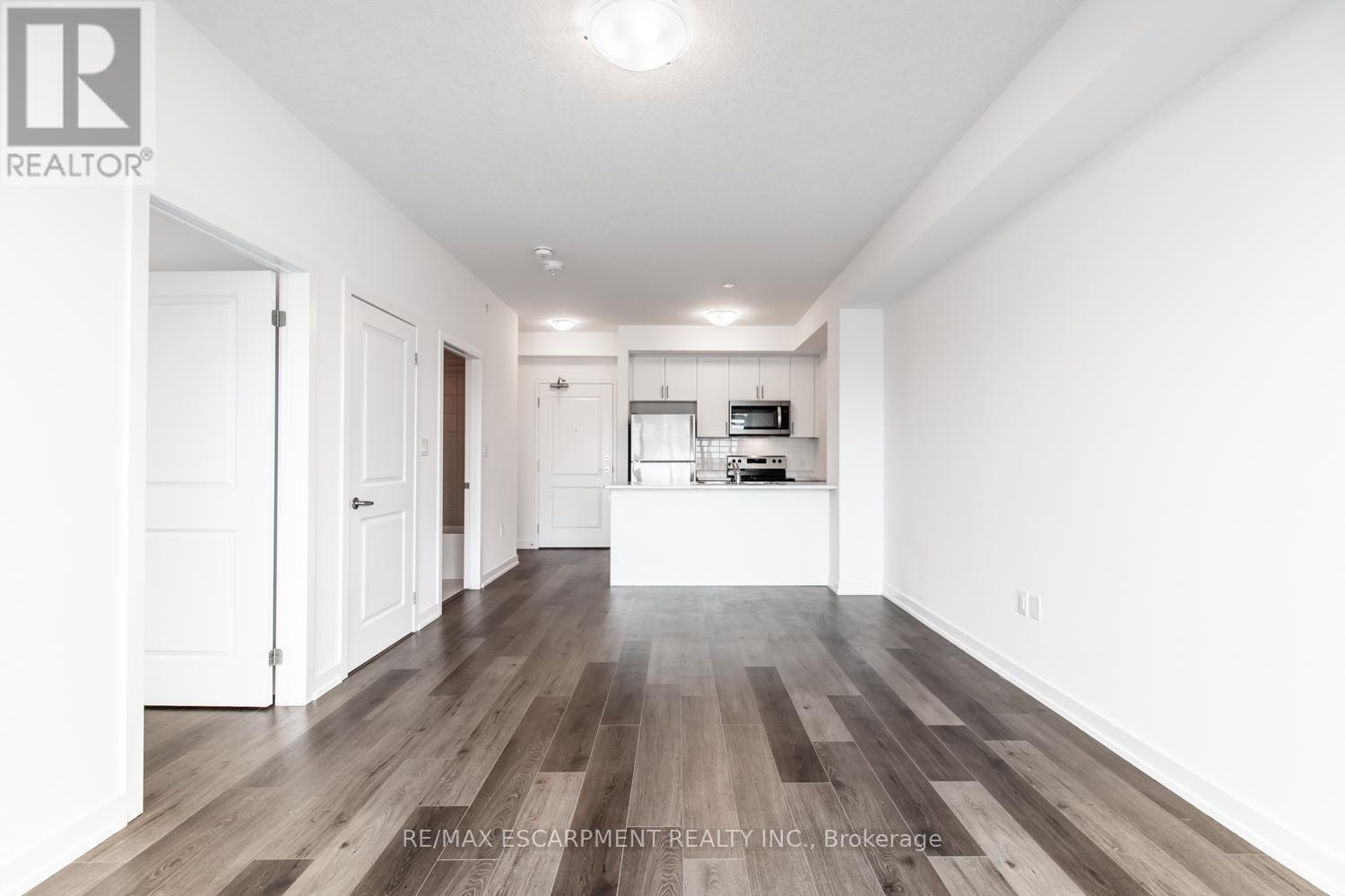 704 - 460 Dundas Street, Hamilton, ON - Indoor