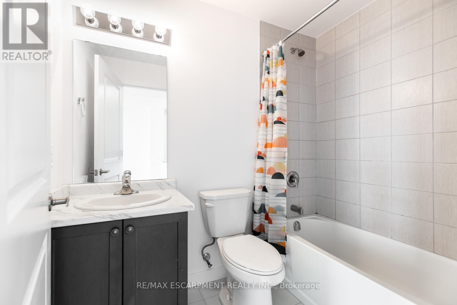 704 - 460 Dundas Street, Hamilton, ON - Indoor Photo Showing Bathroom