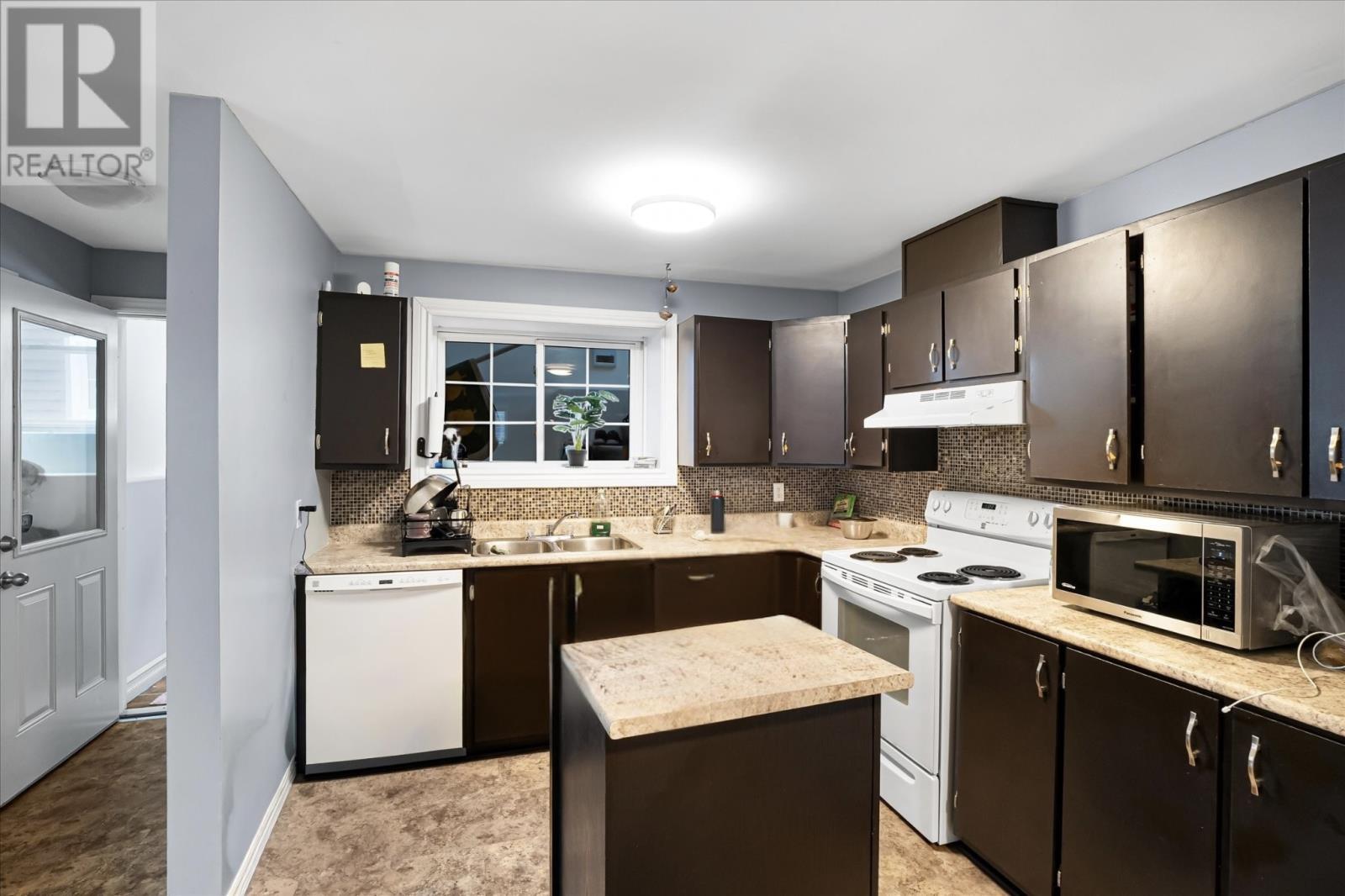 74 Moores Drive, Mount Pearl, NL - Indoor Photo Showing Kitchen