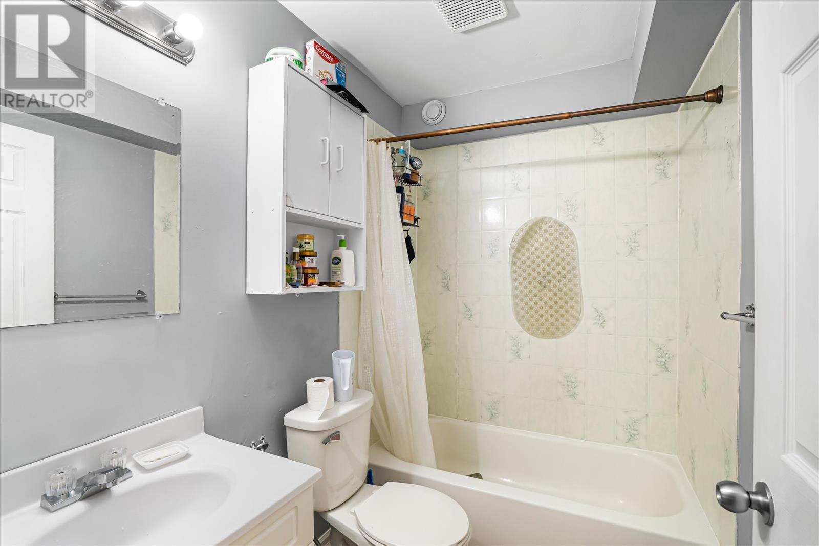 74 Moores Drive, Mount Pearl, NL - Indoor Photo Showing Bathroom