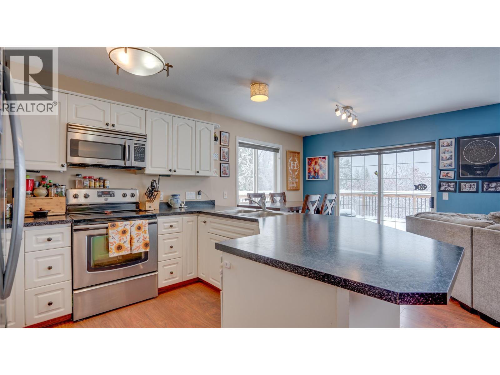 2086 Yankee Flats Road, Salmon Arm, BC