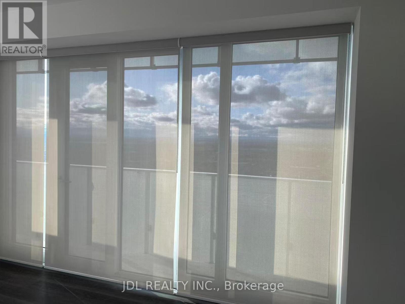 5609 - 3900 Confederation Parkway, Mississauga, ON - Indoor Photo Showing Other Room