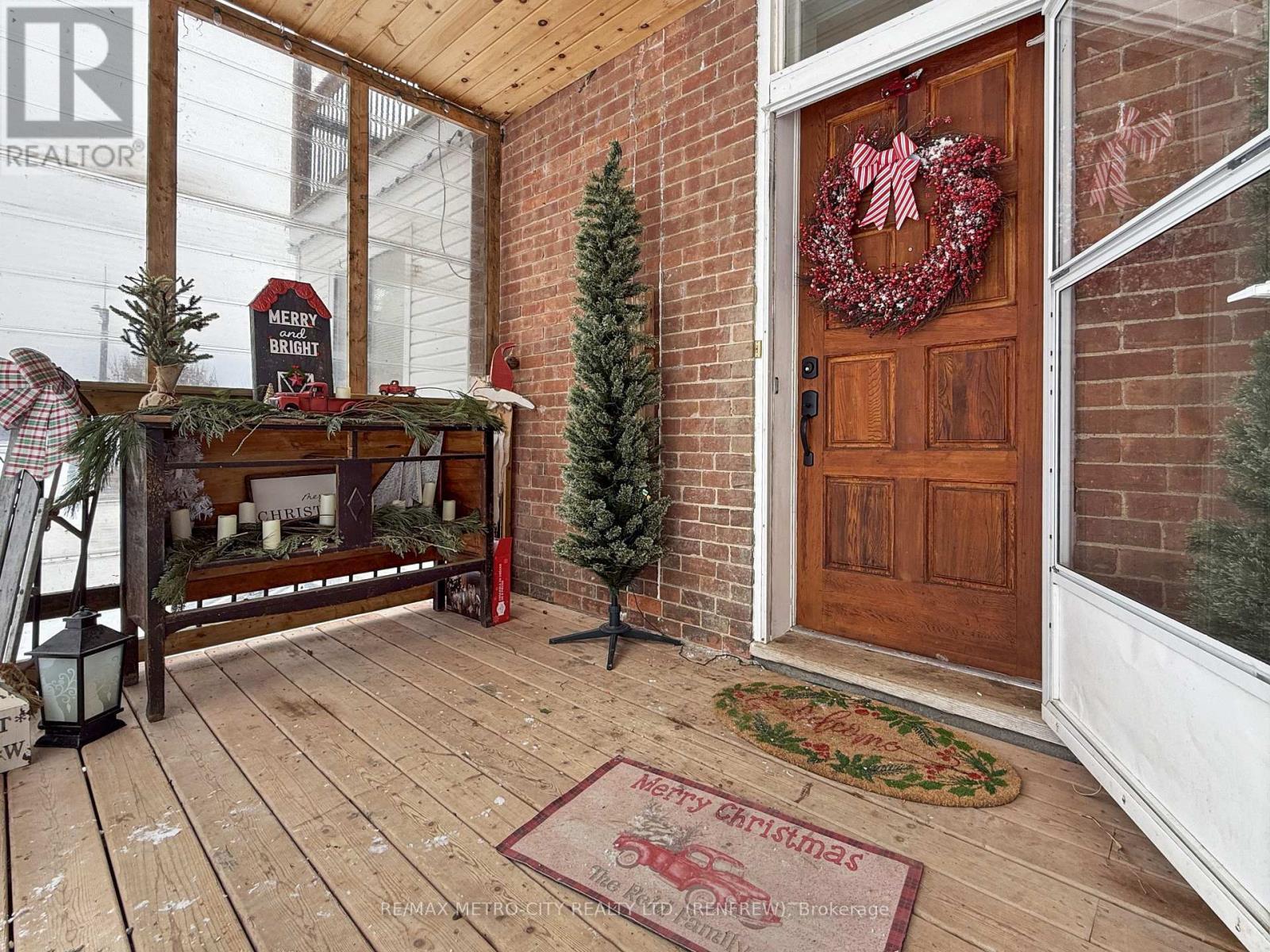 1380 Highway 132 Highway, Admaston/Bromley, ON - Outdoor With Exterior