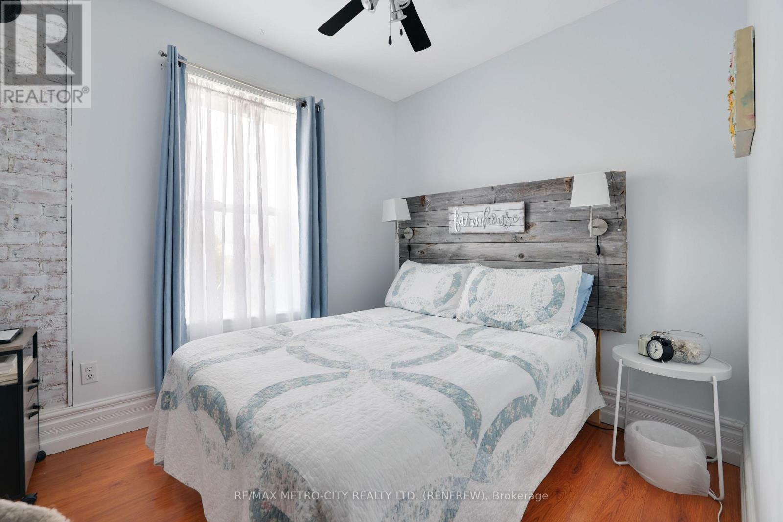 1380 Highway 132 Highway, Admaston/Bromley, ON - Indoor Photo Showing Bedroom