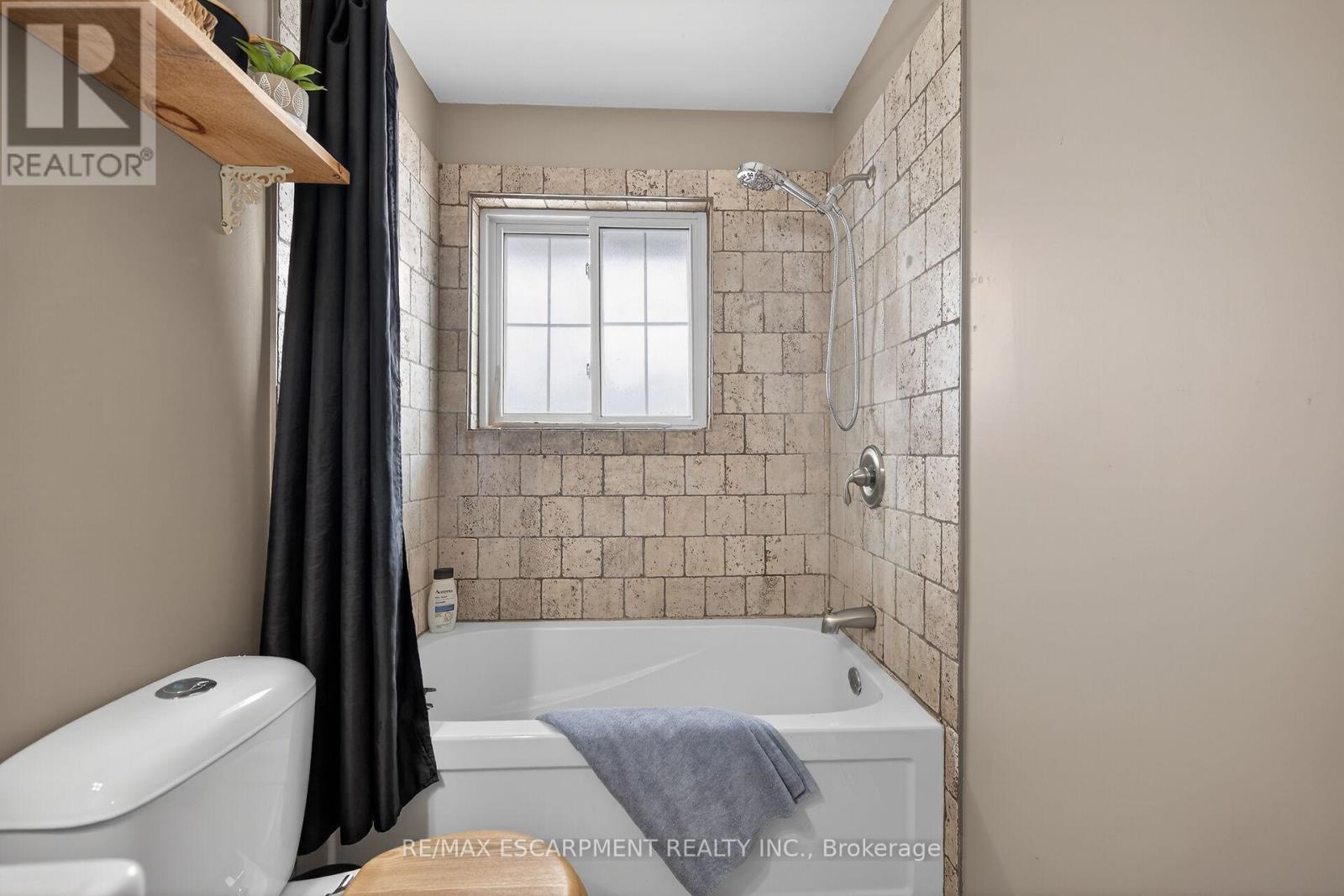 2470 Highway 24, Norfolk, ON - Indoor