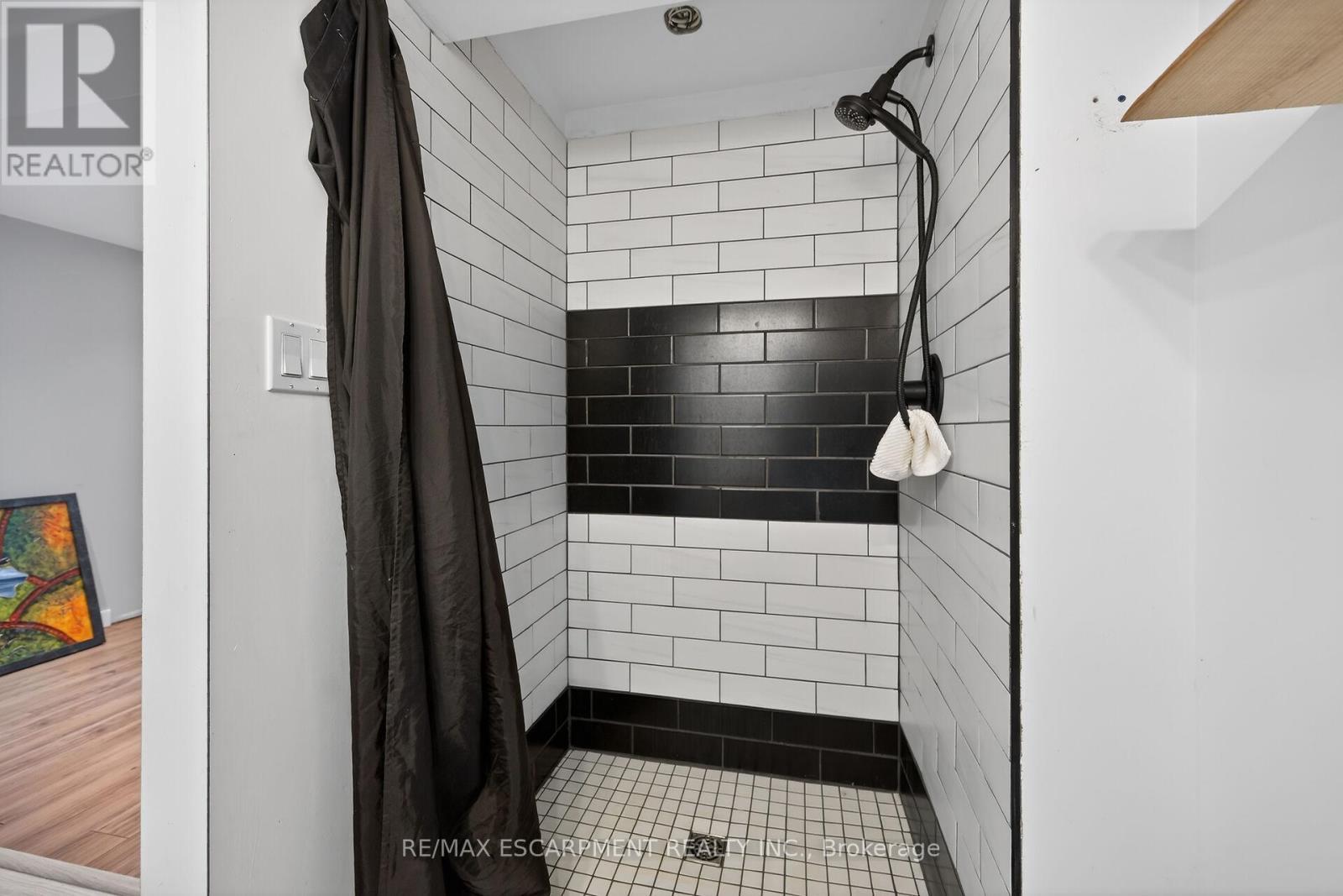 2470 Highway 24, Norfolk, ON - Indoor Photo Showing Bathroom