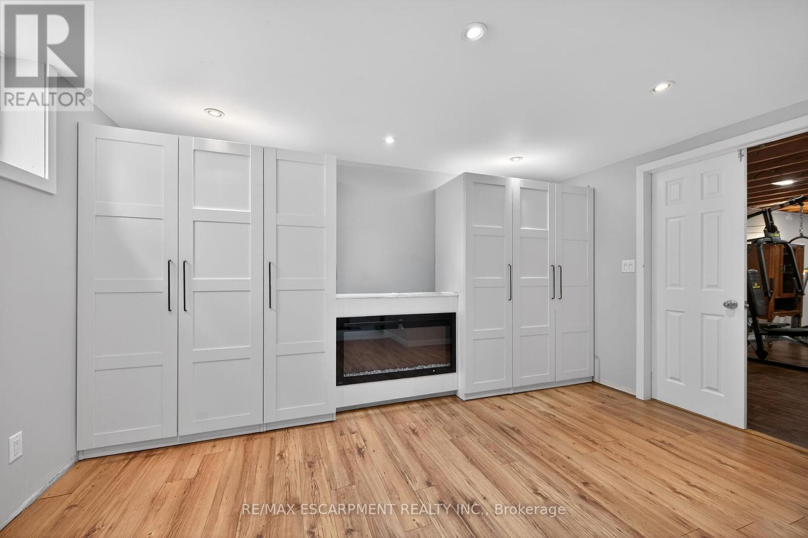 2470 Highway 24, Norfolk, ON - Indoor With Fireplace