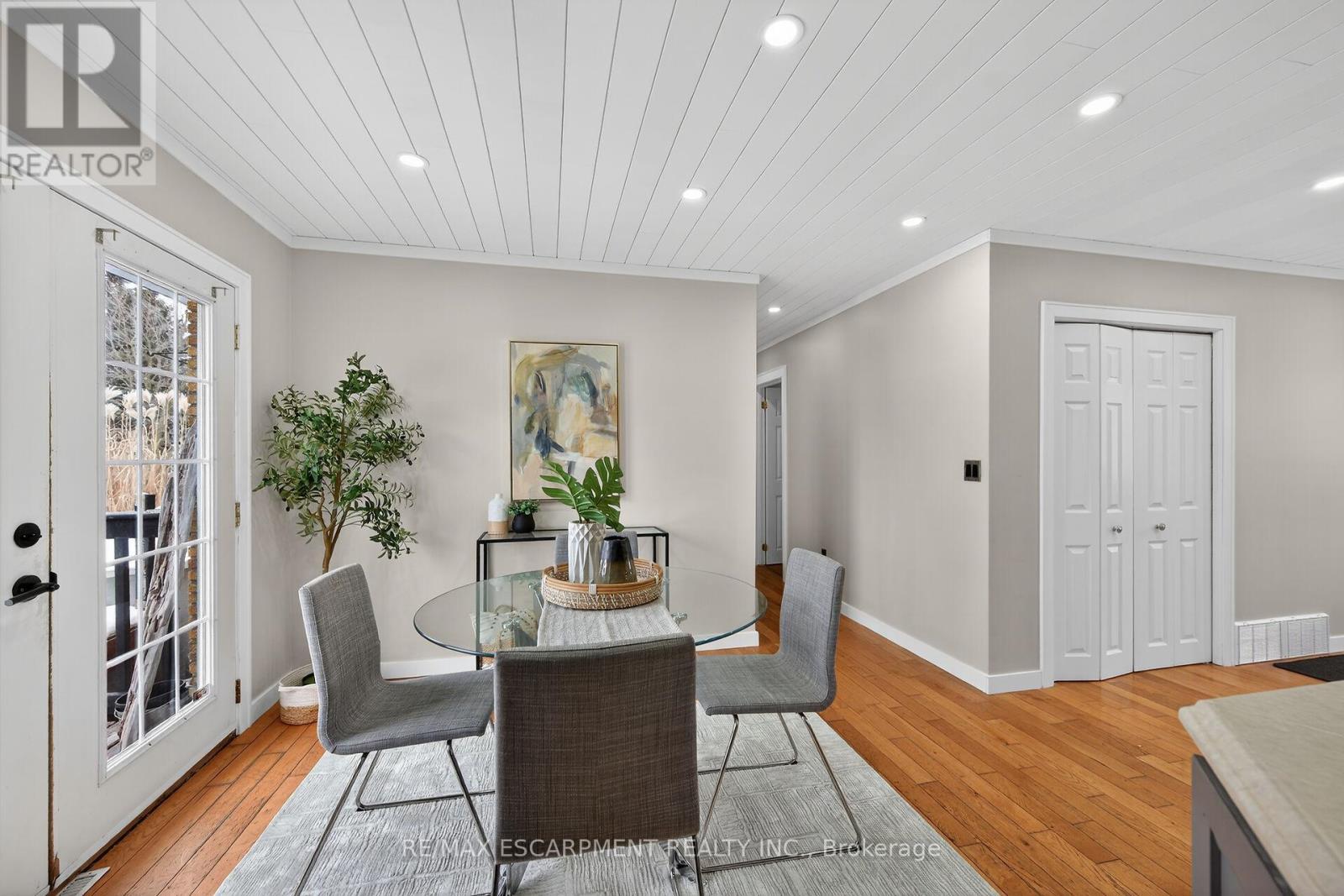 2470 Highway 24, Norfolk, ON - Indoor Photo Showing Dining Room
