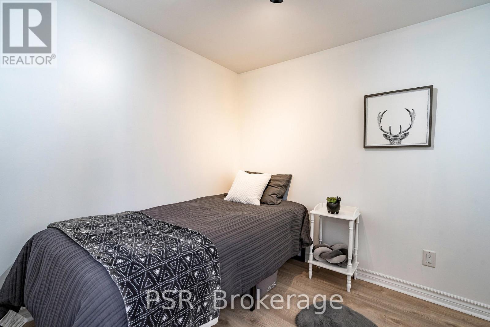 204 - 8 Brandy Lane Drive, Collingwood, ON - Indoor Photo Showing Bedroom