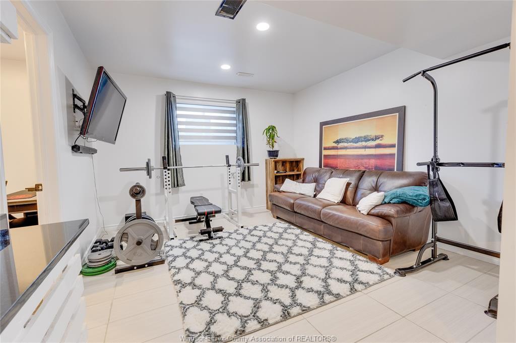 2446 Gatwick Avenue, Windsor, ON