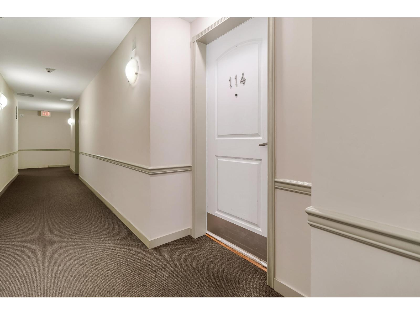 114 33485 South Fraser Way, Abbotsford, BC - Indoor Photo Showing Other Room