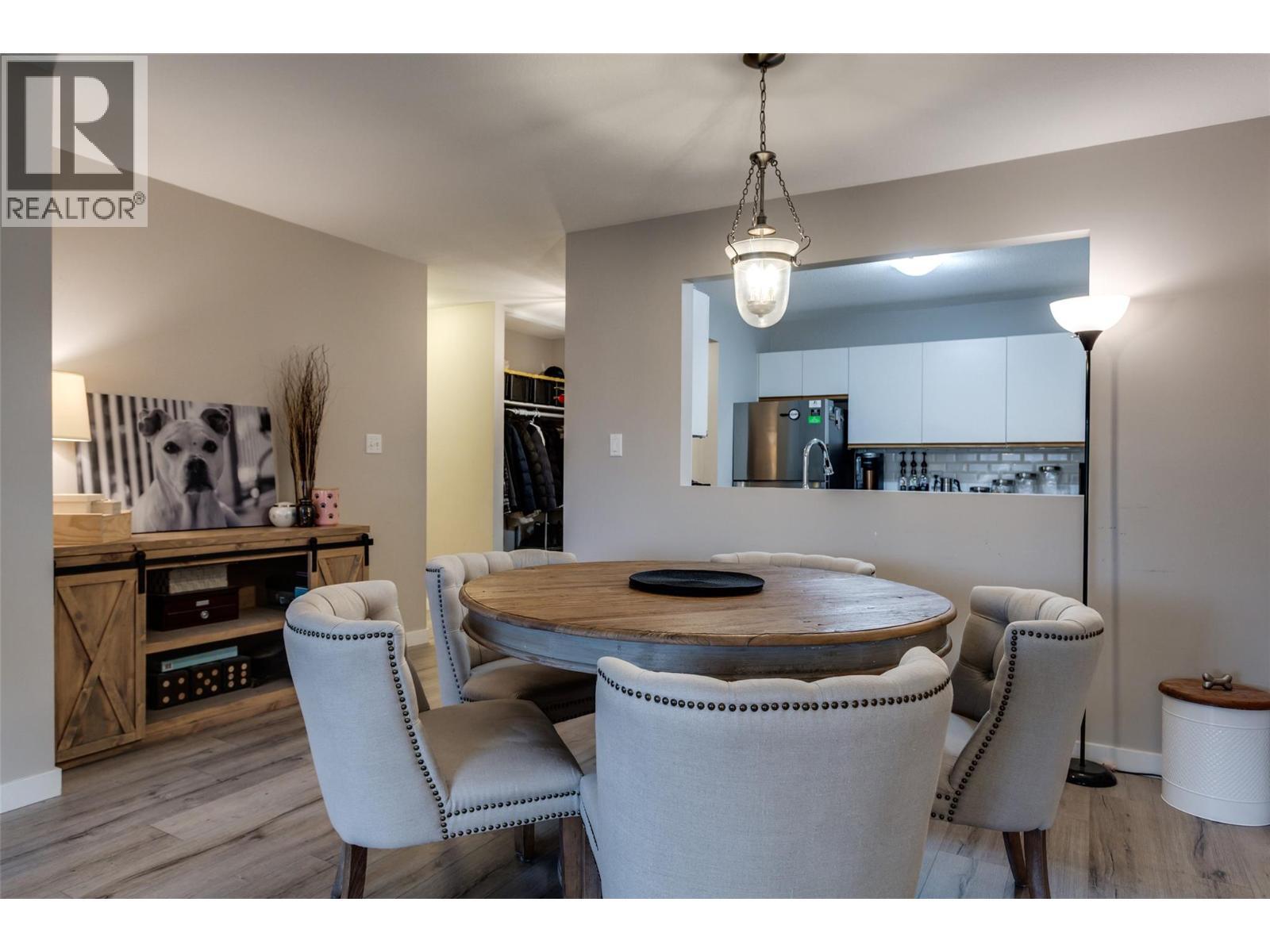 400 Sutton Crescent Unit# 110, Kelowna, BC - Indoor Photo Showing Dining Room