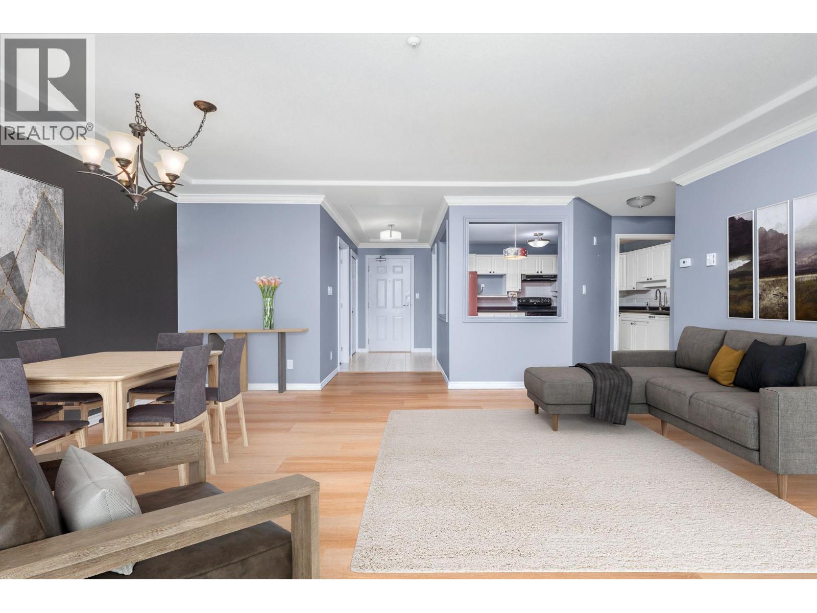 3300 Centennial Drive Unit# 213, Vernon, BC - Indoor Photo Showing Living Room