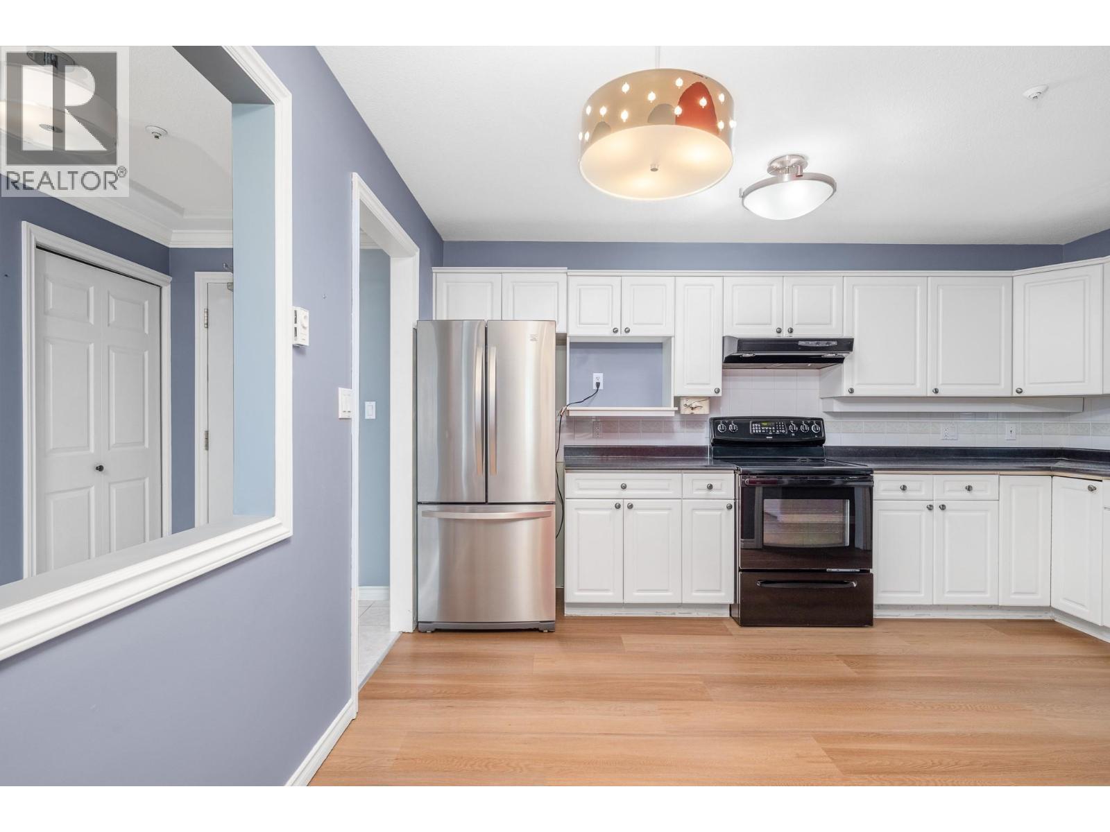 3300 Centennial Drive Unit# 213, Vernon, BC - Indoor Photo Showing Kitchen