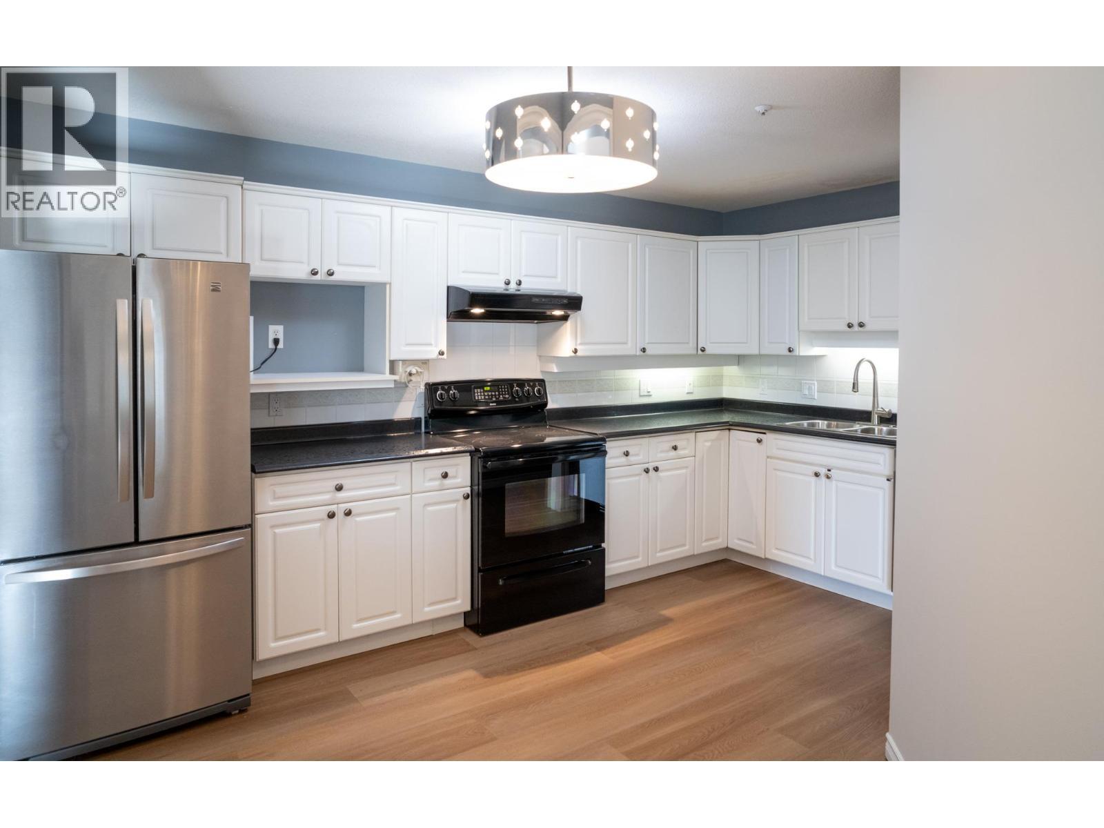 3300 Centennial Drive Unit# 213, Vernon, BC - Indoor Photo Showing Kitchen