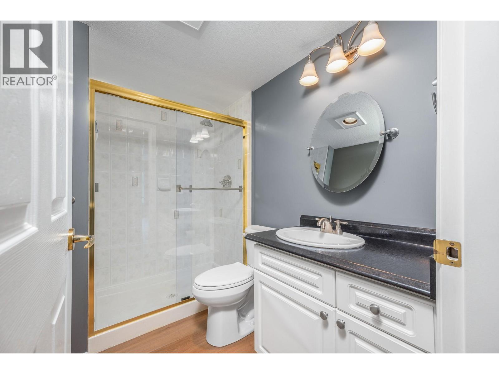 3300 Centennial Drive Unit# 213, Vernon, BC - Indoor Photo Showing Bathroom