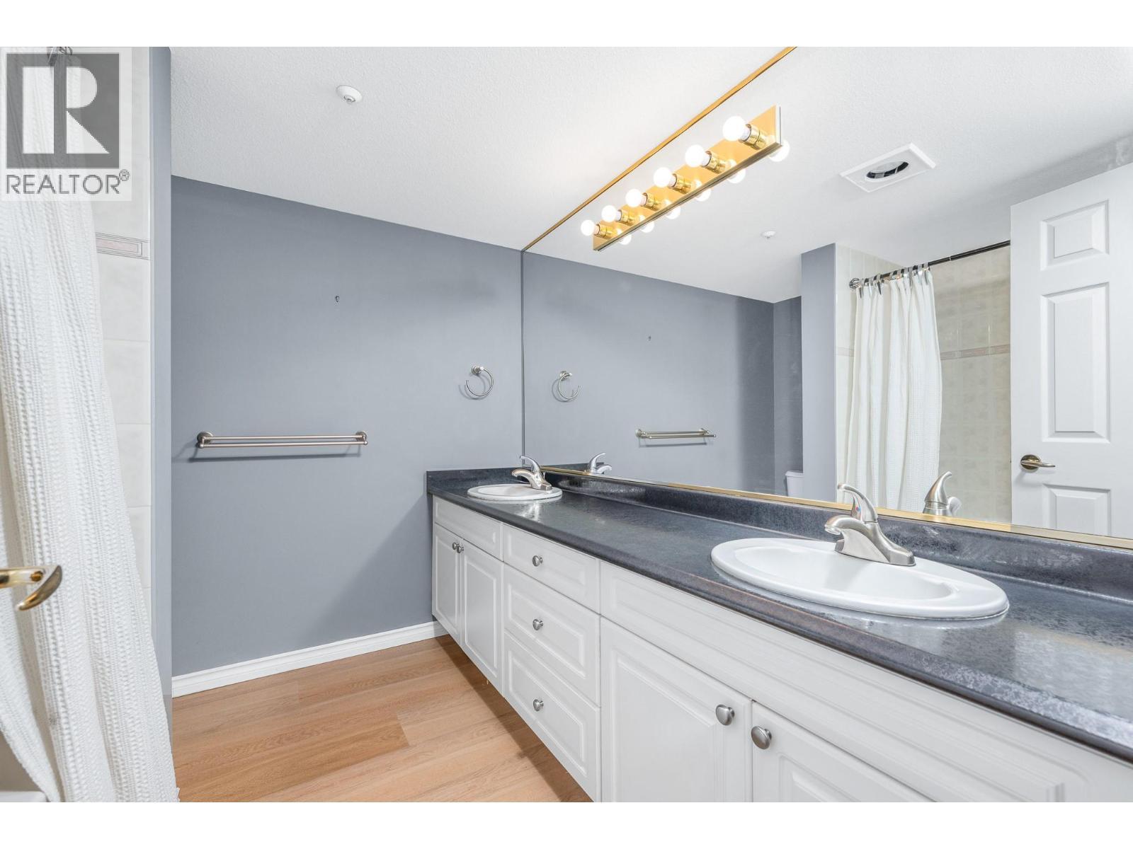 3300 Centennial Drive Unit# 213, Vernon, BC - Indoor Photo Showing Bathroom