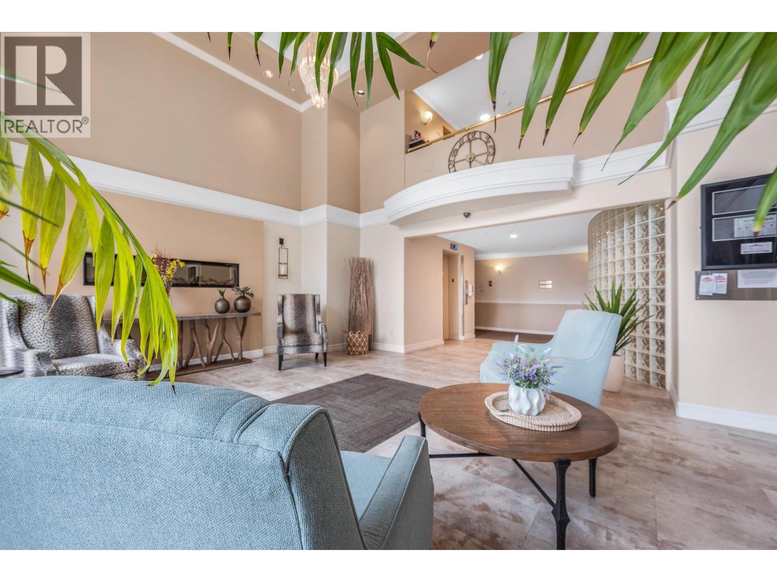 3300 Centennial Drive Unit# 213, Vernon, BC - Indoor Photo Showing Living Room