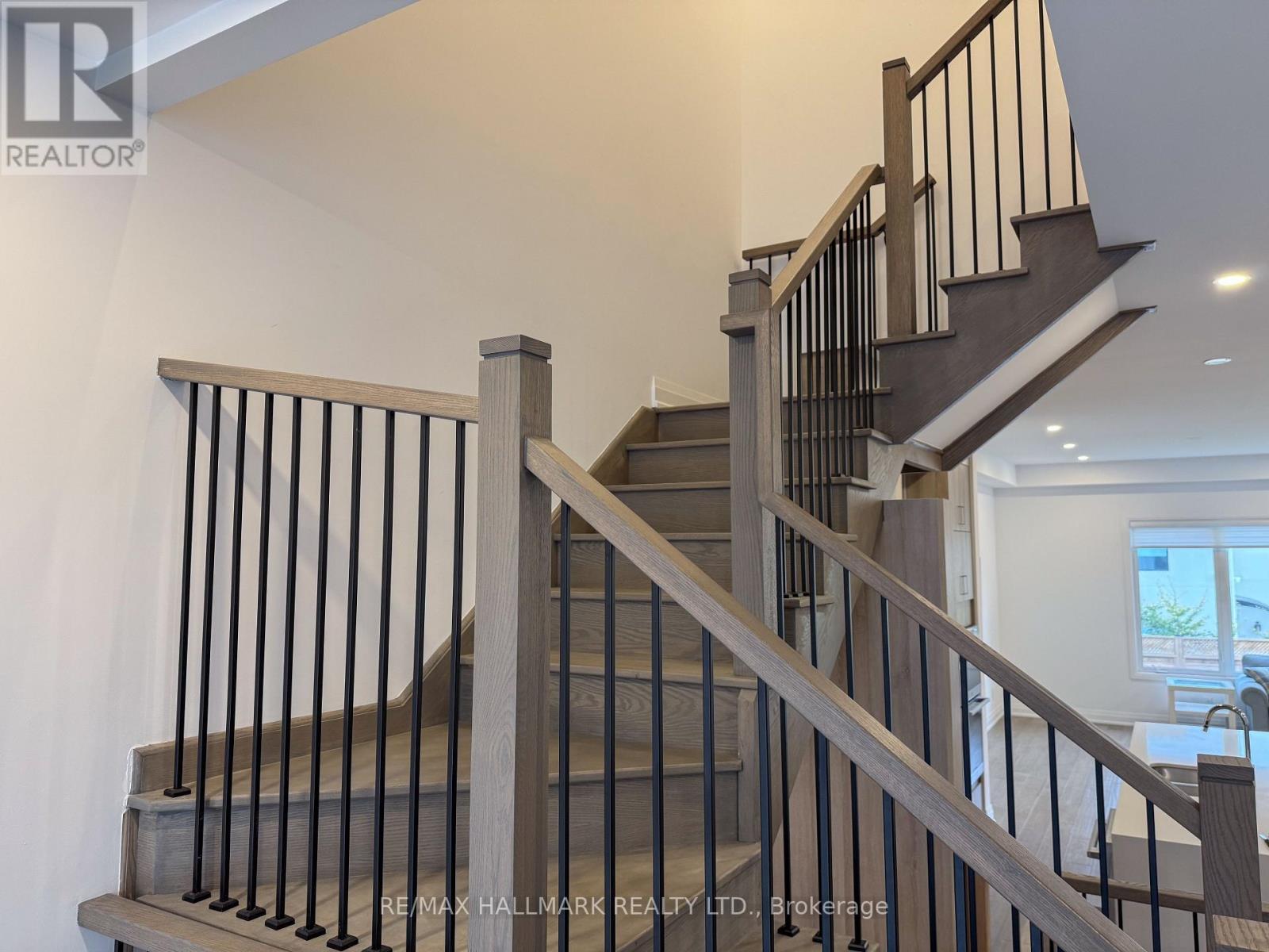 22 Direzze Court, Richmond Hill, ON - Indoor Photo Showing Other Room