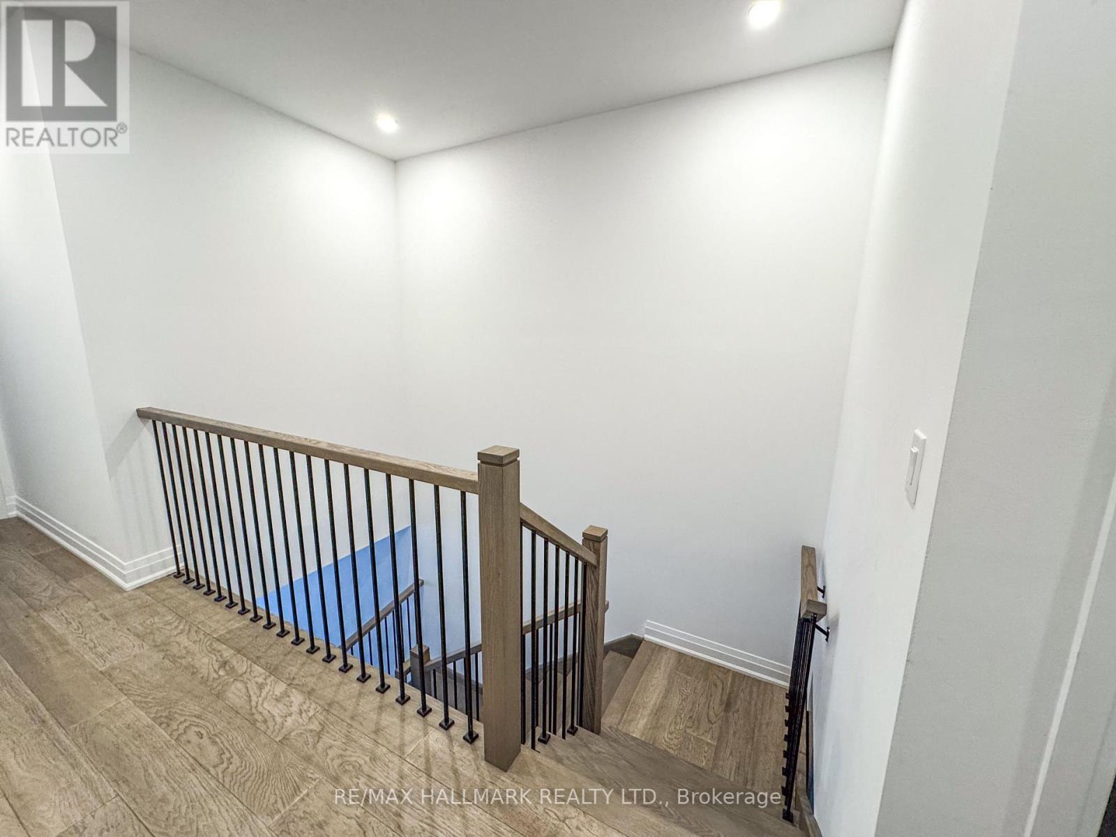 22 Direzze Court, Richmond Hill, ON - Indoor Photo Showing Other Room