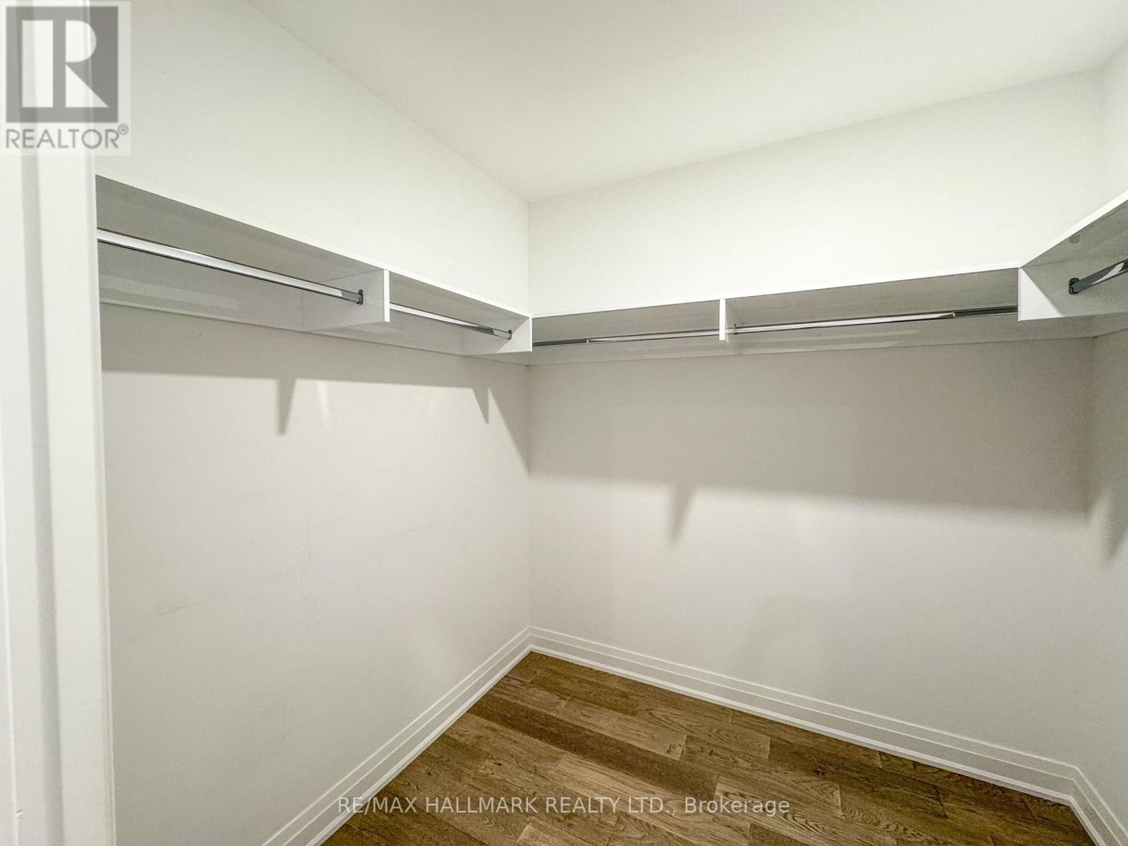 22 Direzze Court, Richmond Hill, ON - Indoor With Storage