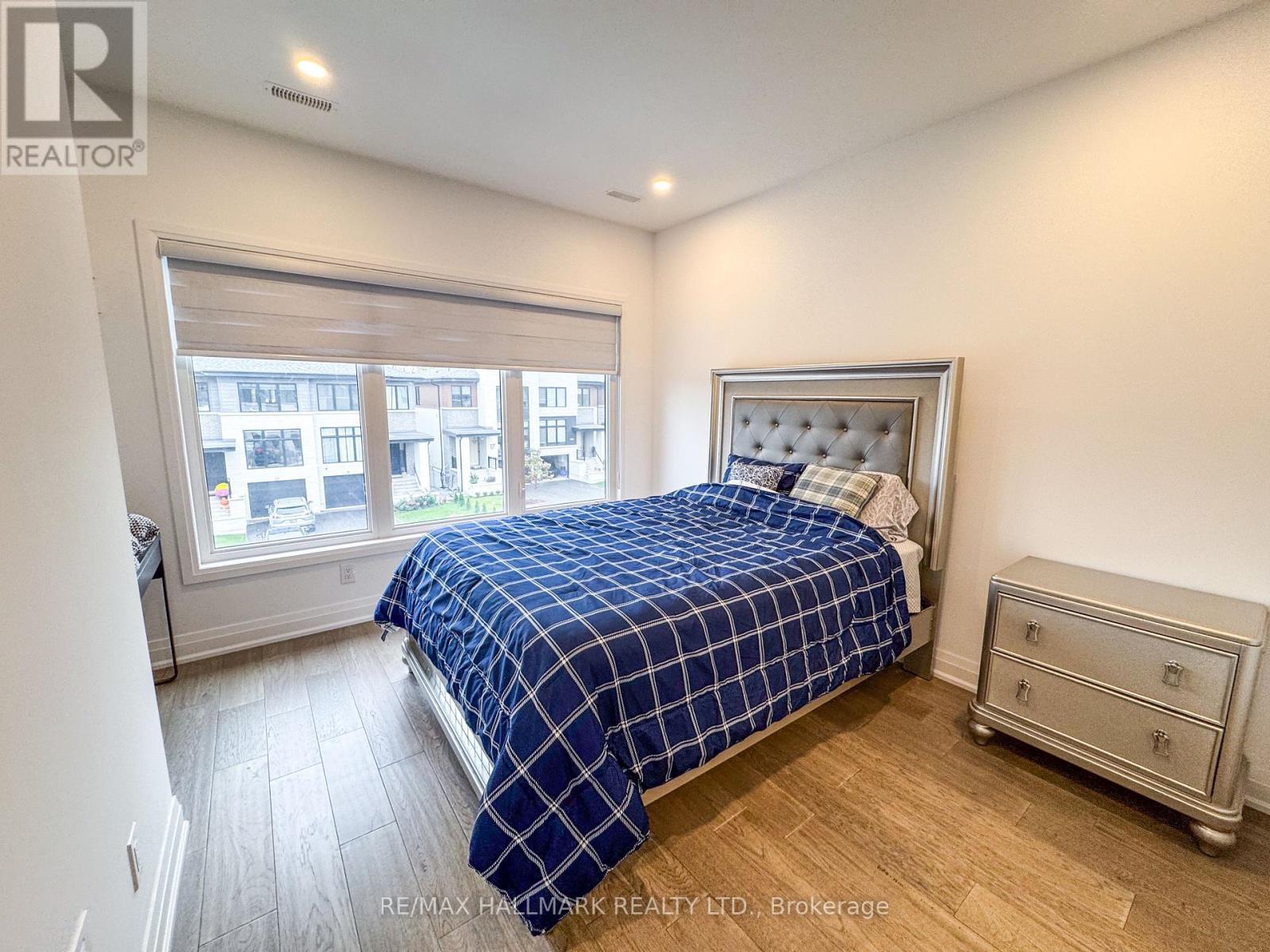 22 Direzze Court, Richmond Hill, ON - Indoor Photo Showing Bedroom