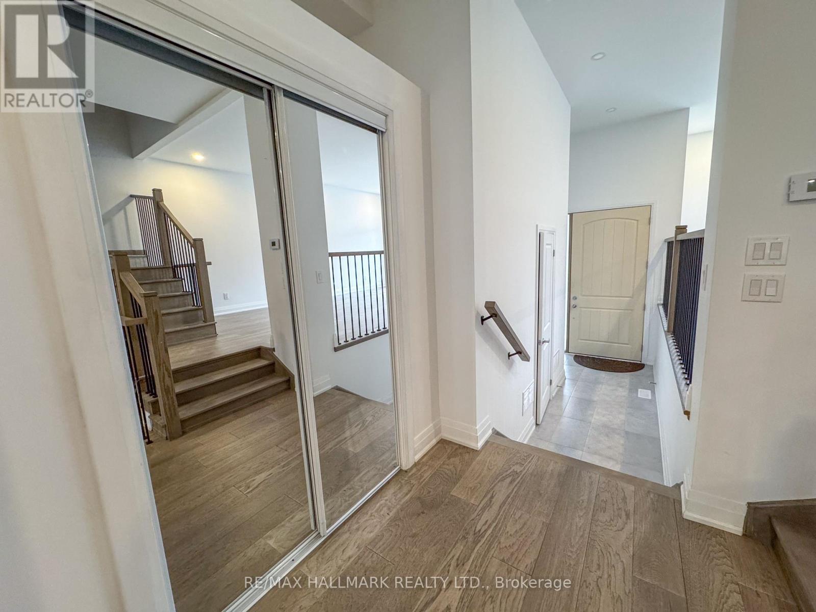 22 Direzze Court, Richmond Hill, ON - Indoor Photo Showing Other Room