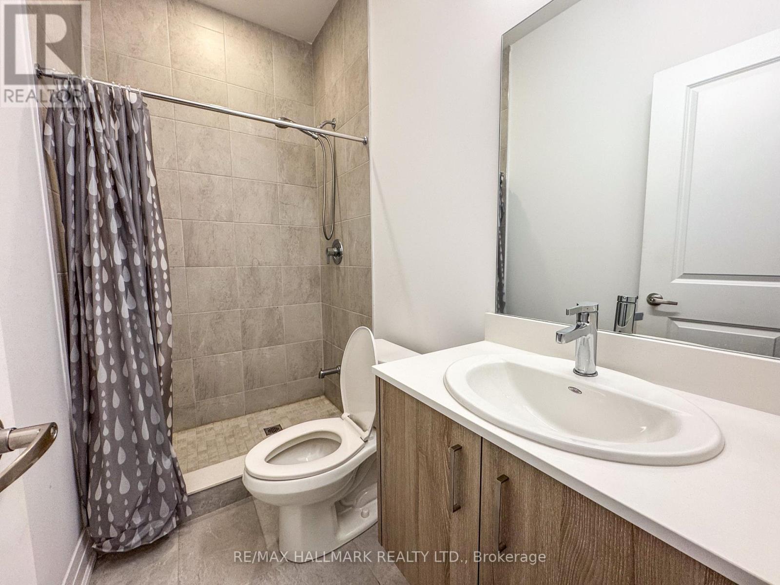 22 Direzze Court, Richmond Hill, ON - Indoor Photo Showing Bathroom