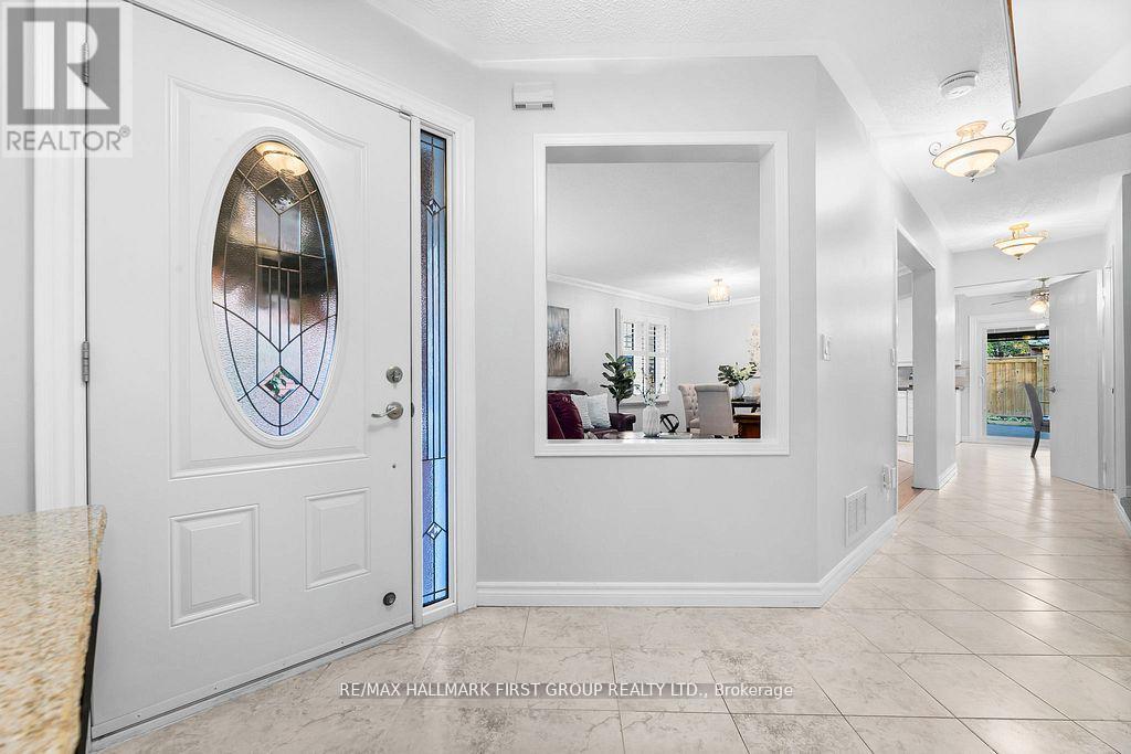 122 Thicket Crescent, Pickering, ON - Indoor Photo Showing Other Room