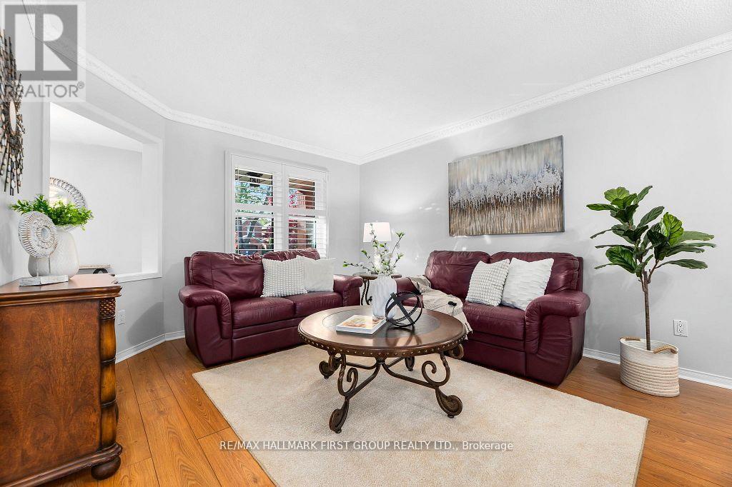 122 Thicket Crescent, Pickering, ON - Indoor Photo Showing Living Room