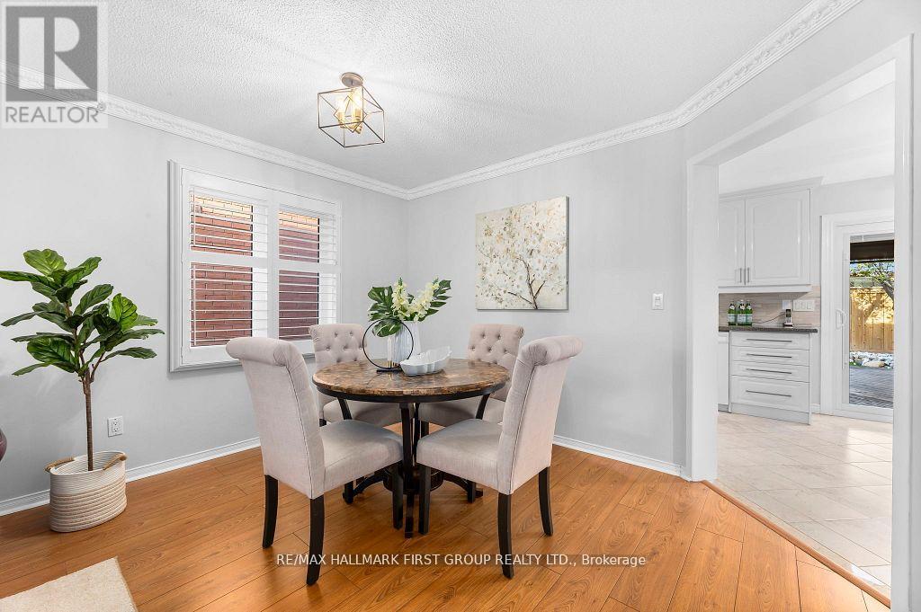 122 Thicket Crescent, Pickering, ON - Indoor Photo Showing Dining Room
