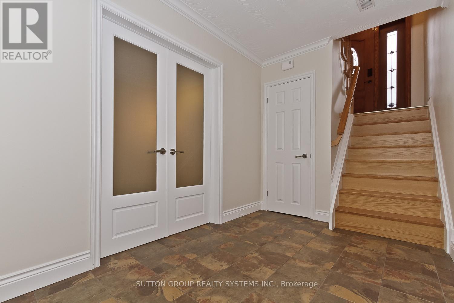 36 Doddington Drive, Toronto, ON - Indoor Photo Showing Other Room