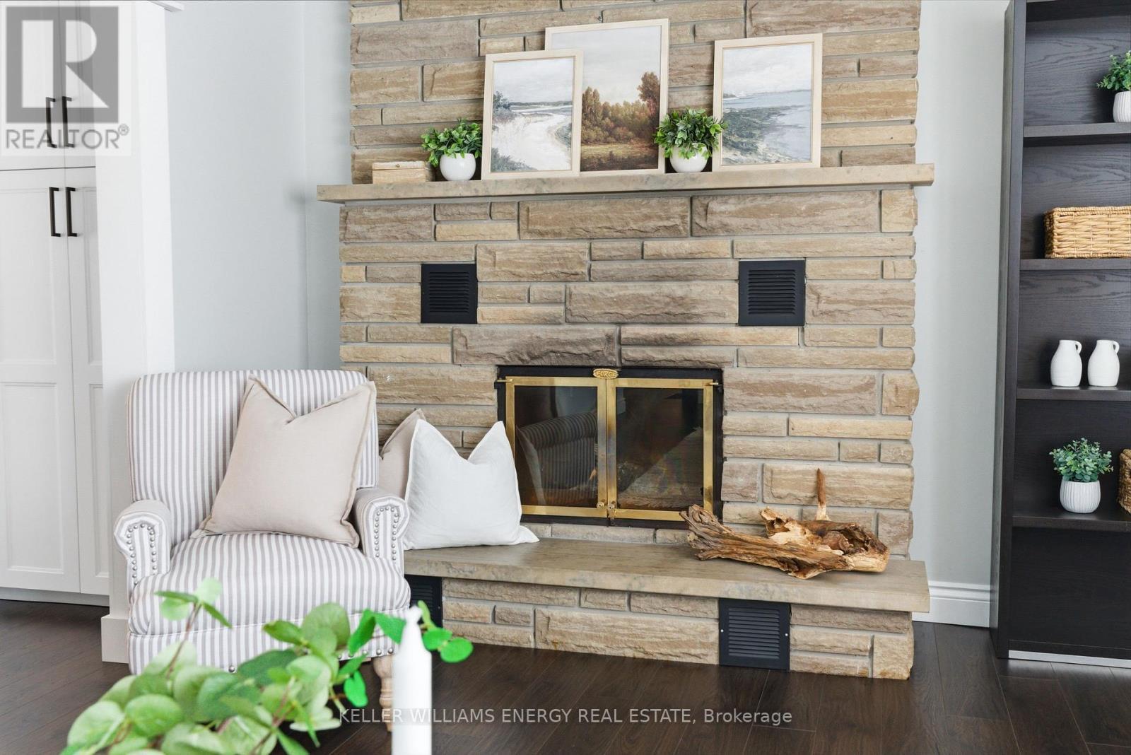 307 Fleetwood Road, Kawartha Lakes (Manvers), ON - Indoor Photo Showing Living Room With Fireplace