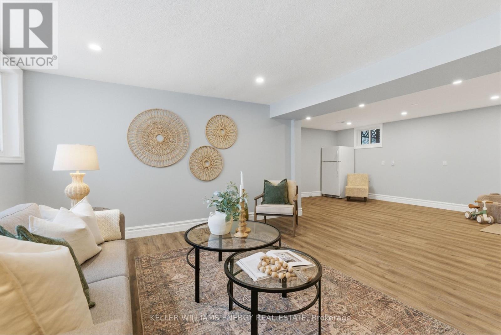 307 Fleetwood Road, Kawartha Lakes (Manvers), ON - Indoor Photo Showing Living Room
