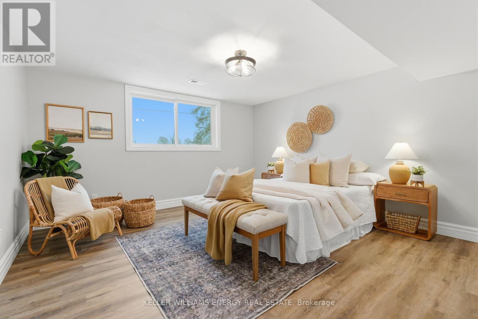 307 Fleetwood Road, Kawartha Lakes (Manvers), ON - Indoor Photo Showing Bedroom