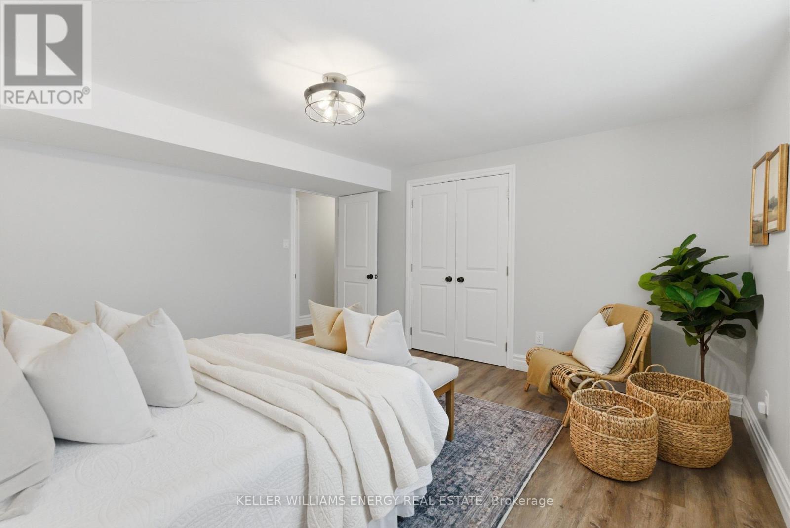307 Fleetwood Road, Kawartha Lakes (Manvers), ON - Indoor Photo Showing Bedroom