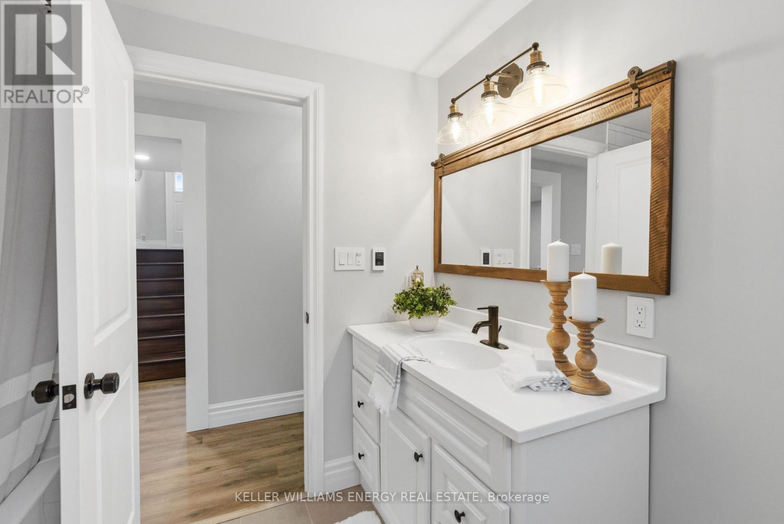 307 Fleetwood Road, Kawartha Lakes (Manvers), ON - Indoor Photo Showing Bathroom