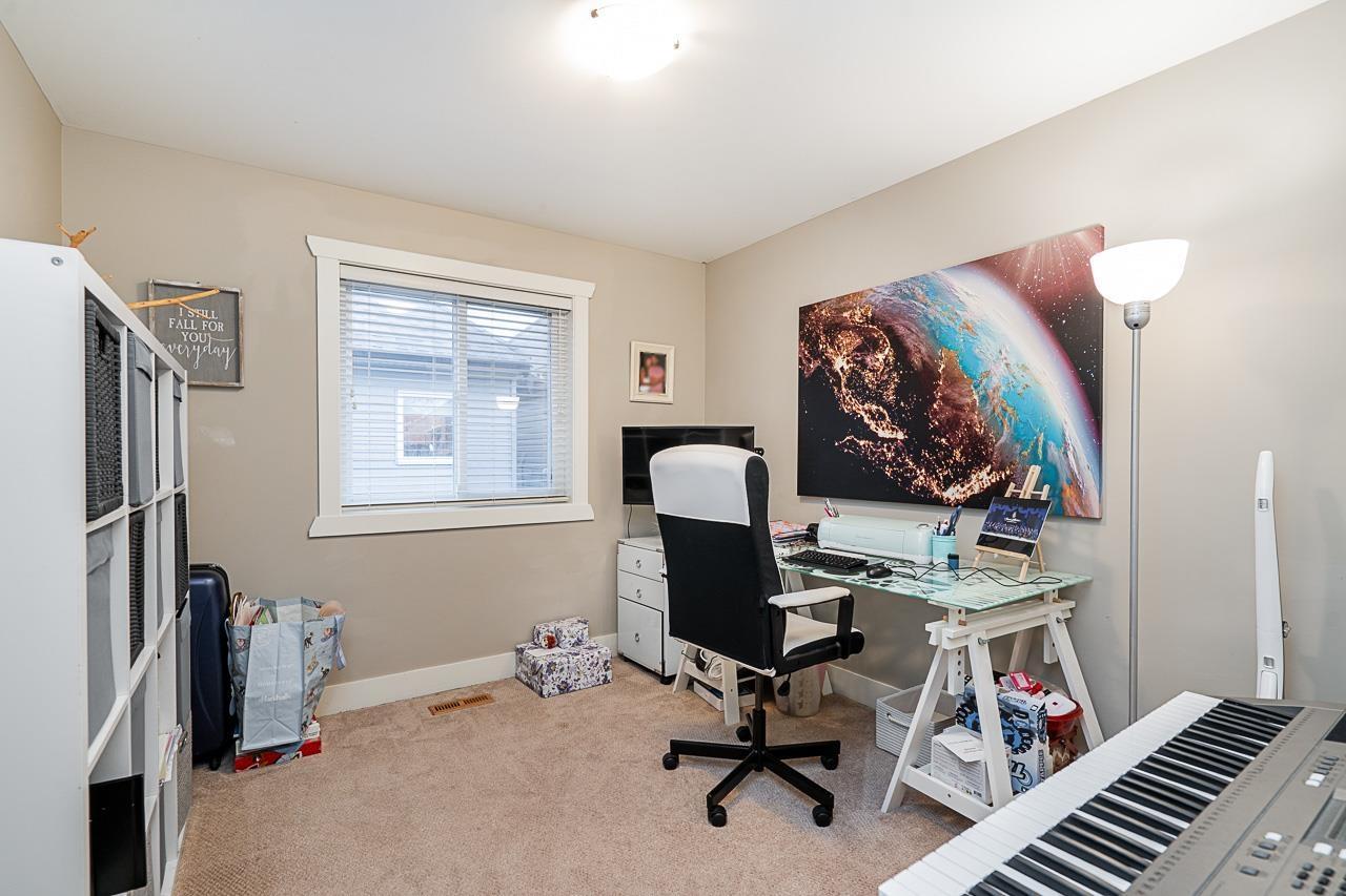 19079 67A Avenue, Surrey, BC - Indoor Photo Showing Office