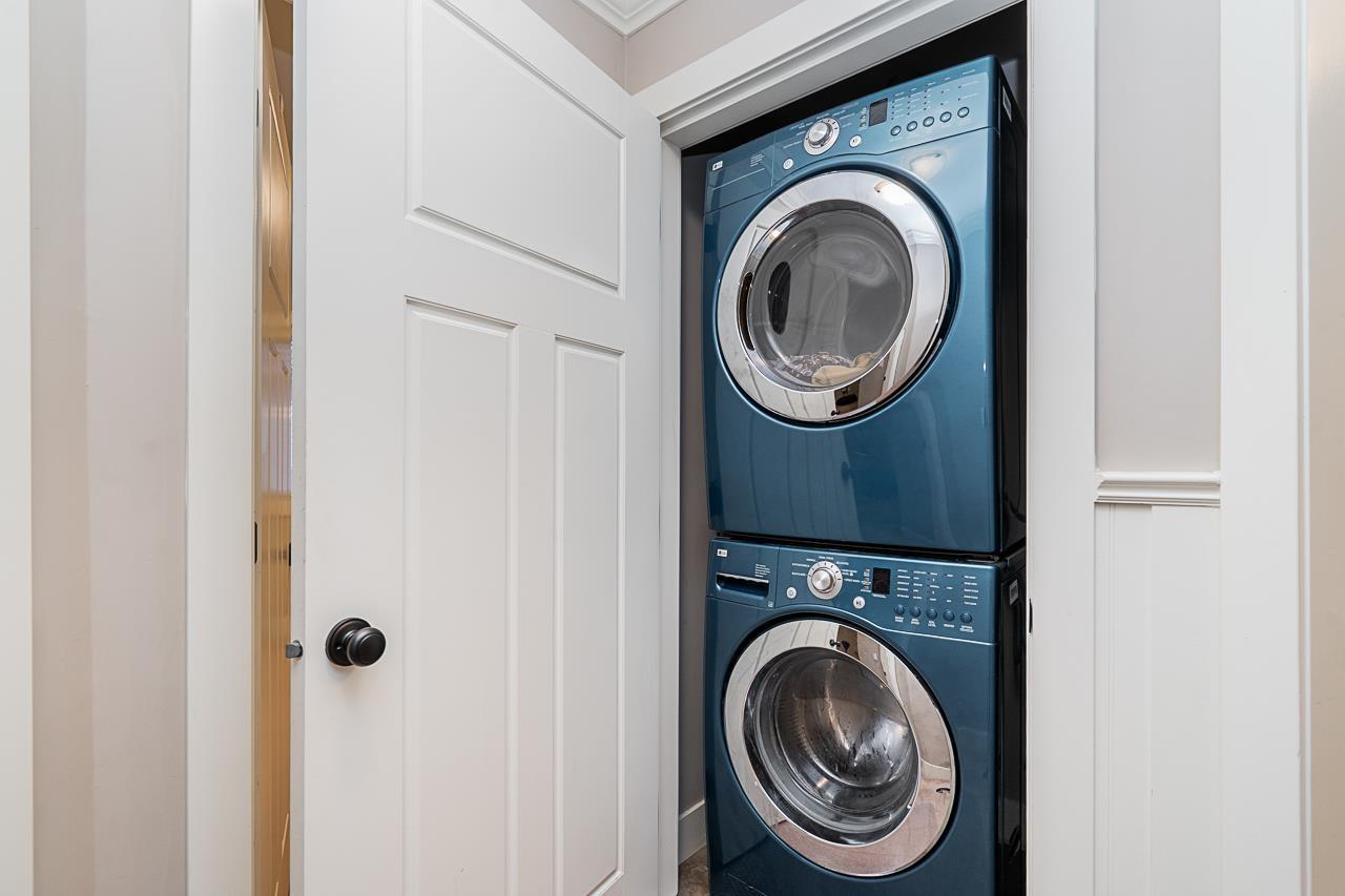 19079 67A Avenue, Surrey, BC - Indoor Photo Showing Laundry Room