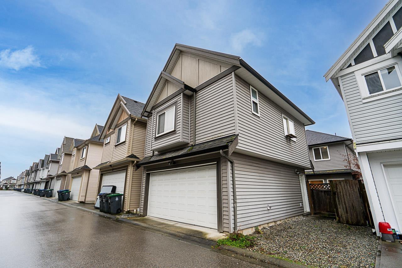 19079 67A Avenue, Surrey, BC - Outdoor