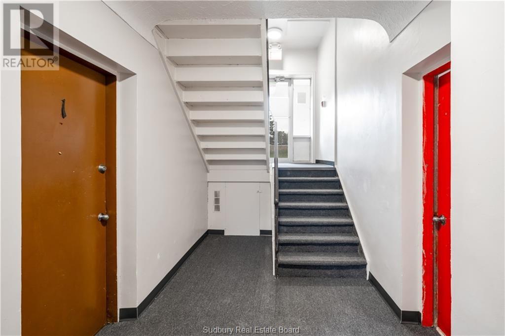 101 Service Road Unit# 1, Onaping, ON - Indoor Photo Showing Other Room