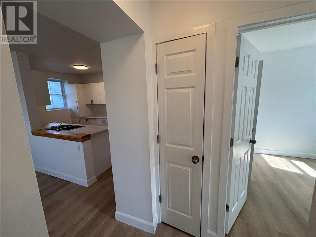 101 Service Road Unit# 1, Onaping, ON - Indoor Photo Showing Other Room