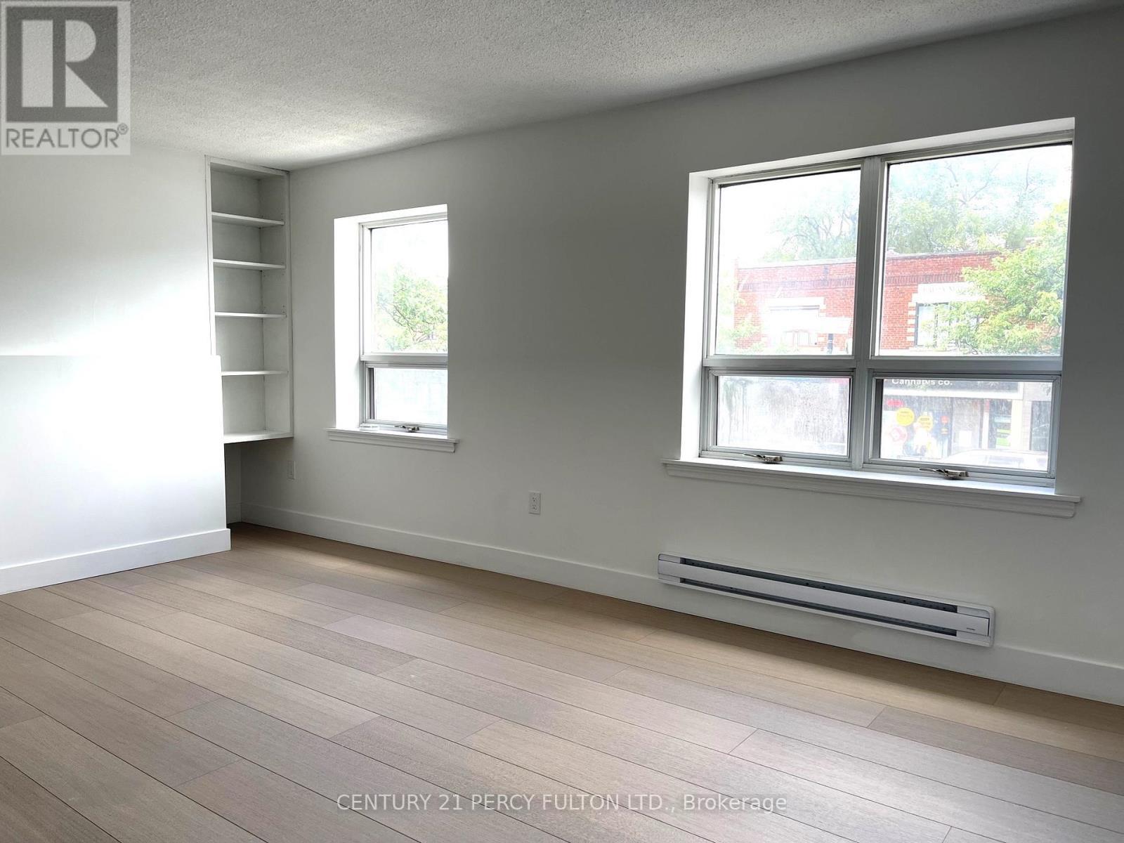 2 - 2373 Bloor Street W, Toronto, ON - Indoor Photo Showing Other Room