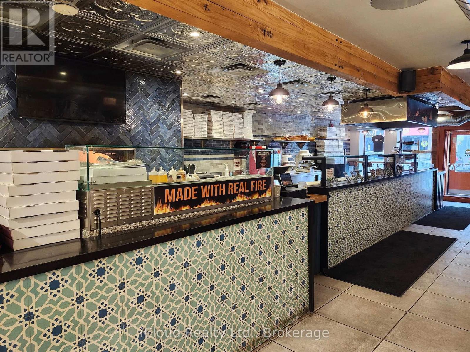 162 Lakeshore Road E, Oakville, ON