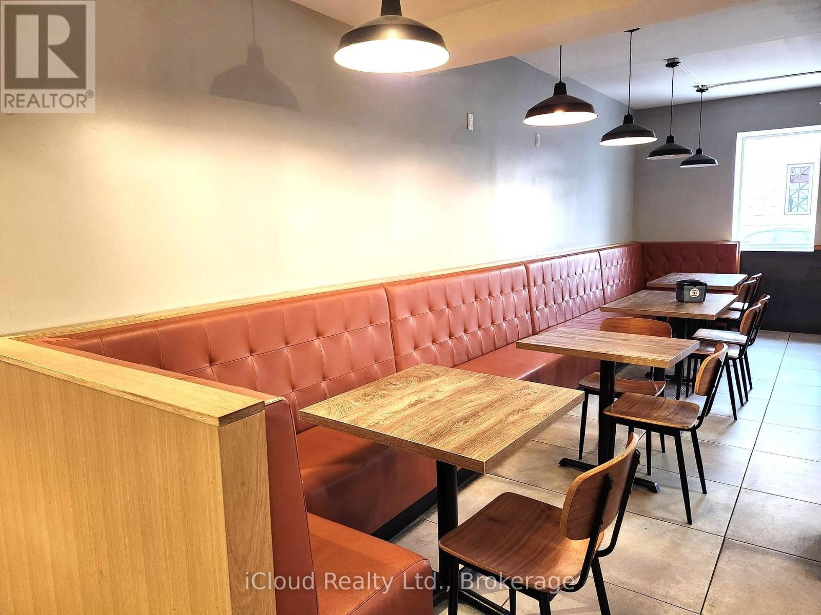 162 Lakeshore Road E, Oakville, ON